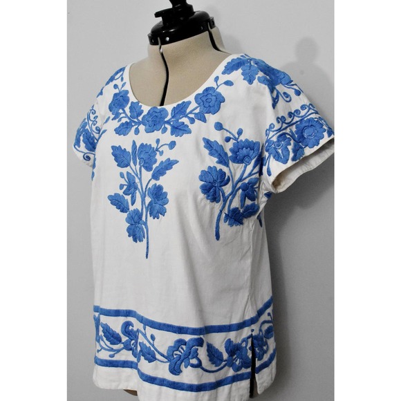 Vagabundo Sportswear by Marge Hall White Blouse with Blue Embroidered Flowers - Picture 5 of 6